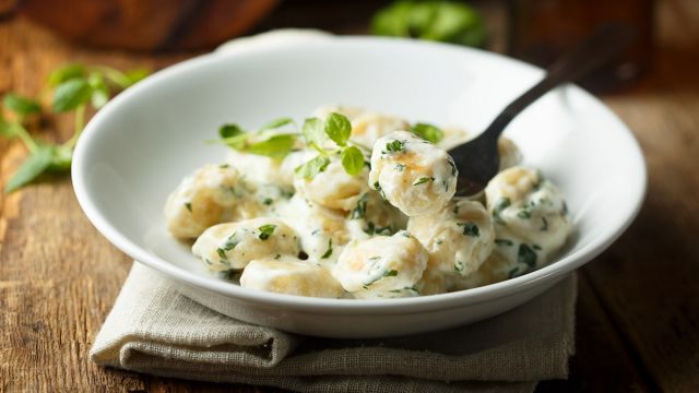 Reteta Gnocchi Cu Sos De Smantana Si Busuioc