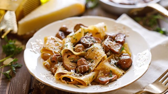 Reteta Fettuccine Cu Ciuperci Brune