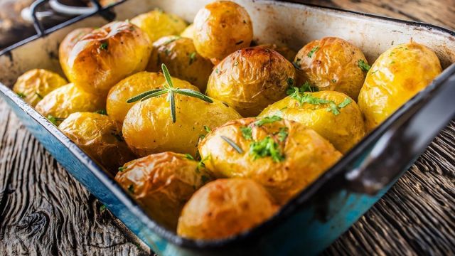 Reteta Cartofi Noi Cu Rozmarin