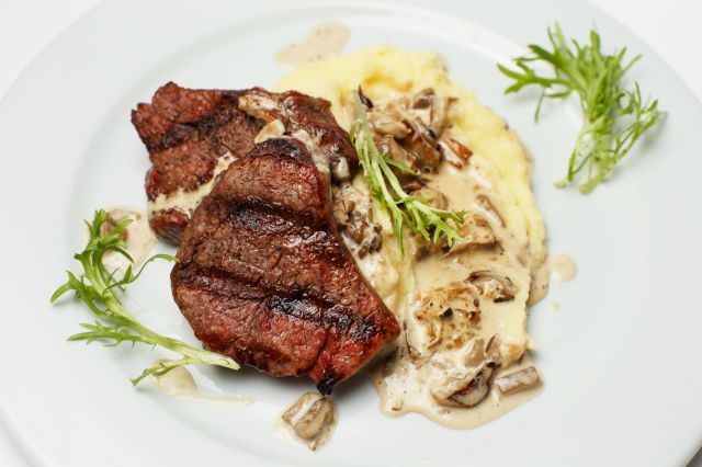 Reteta Friptura De Vita Cu Sos De Ciuperci