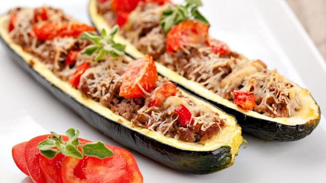 Reteta Zucchini Umpluti Cu Vita Si Rosii