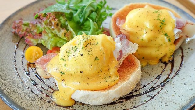 Reteta Oua Benedict