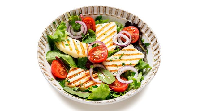 Reteta Salata Cu Verdeturi Si Halloumi La Gratar